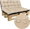 A beige and black tufted cushion set on a wooden pallet, with a close-up inset showing water droplets on the fabric. Anteprima dell’immagine prodotto