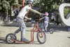 Yedoo Wzoom Emoji Kinder Roller Scooter Tretroller - für Produktbild-Vorschau 4