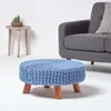 HOMESCAPES Großer gestricker Schemel mit Holzbeinen, 62 x Produktbild-Vorschau 2