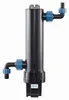 A product shot of a black OASE ClearTronic UVC clarifier with blue connectors against a white background. Produktbild-Vorschau