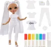 A doll and its accessories are laid out on a white background. Anteprima dell’immagine prodotto