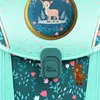 Close-up of a school backpack flap with a deer motif and a closure buckle. Voir les images du produit