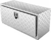 A silver aluminum diamond plate truck box with a latch is shown against a white background. Anteprima dell’immagine prodotto