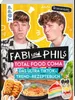 A cookbook cover featuring two young men and various food items. Produktbild-Vorschau