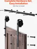 An illustration showing the components of a sliding door hardware set, with a partial view of a wooden door. Podgląd zdjęcia produktu