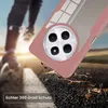 A person running in the background with a phone case in the foreground. Produktbild-Vorschau