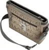 A crossbody bag is shown from a slightly elevated diagonal angle against a white background. Anteprima dell’immagine prodotto