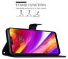 A phone case with a stand function shown in use. Náhled obrázku produktu