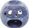 A spherical ceramic oil burner with star cutouts. Voir les images du produit