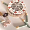 Drewniany tort urodzinowy Tooky ze świeczkami z rzepy Podgląd zdjęcia produktu 4