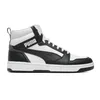 A studio shot of a high-top sneaker. Náhled obrázku produktu