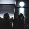 A split image showing a flashlight in two different lighting conditions. Produktbild-Vorschau