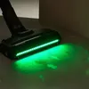 Die LED-Bodendüse des Hitachi PV-XH 4 PL AR beleuchtet effektiv Staub unter Möbeln. Produktbild-Vorschau