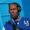 Barbie Signature - LeBron James Kenbassadors Doll, HRM33 Voir les images du produit 8