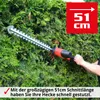 A person is using an electric hedge trimmer to trim a green hedge. A red overlay in the top right corner indicates the cutting length. Produktbild-Vorschau