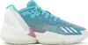 A side view of a single Adidas D.o.n. Issue 4 shoe. Voir les images du produit