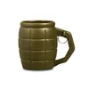 Grenade à main tasse à café en vert olive Voir les images du produit 1