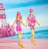 Barbie Ken en tenue de cinéma sur patins à roulettes Voir les images du produit 10