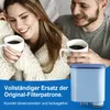 A couple enjoying coffee together, with a water filter in the foreground. Produktbild-Vorschau