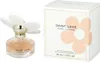 A bottle of Marc Jacobs Daisy Love Eau de Toilette and its packaging are displayed side-by-side against a white background. Anteprima dell’immagine prodotto