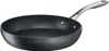 A black frying pan with a silver handle is shown against a white background. Voir les images du produit