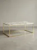Gesamtüberblick des Design-Couchtisches, der die elegante Kombination aus MDF-Platte in weißer Marmor-Optik und dem stabilen, goldfarbenen Stahlgestell darstellt._#sku_SAFWL6.606# Produktbild-Vorschau