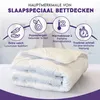 A folded white duvet is shown with marketing icons and text above it. Produktbild-Vorschau