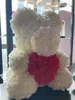 Cremefarbener Teddybär mit rotem Herz - 40 cm + Produktbild-Vorschau 2
