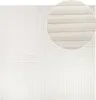 A close-up view of a white rug with a textured ribbed pattern. Voir les images du produit