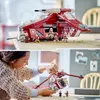 A collage showing a LEGO Star Wars Gunship and a child playing with it. Produktbild-Vorschau