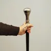 Rankenknauf Spazierstock aus Holz mit silbernem Griff aus Produktbild-Vorschau 3