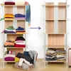 A before and after comparison of a shelving unit filled with folded clothes and then emptied, with the clothes neatly packed into a suitcase. Náhled obrázku produktu