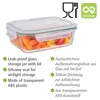 A glass food storage container filled with chopped carrots and bell peppers, with feature callouts in English and German. Produktbild-Vorschau