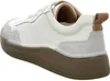 A side view of a white low-top sneaker with brown soles and gray accents. Produktbild-Vorschau