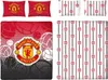 A collage of Manchester United FC bedding items, including pillowcases and a duvet cover, featuring the team's crest and patterns. Produktbild-Vorschau