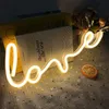 LED neonový nápis LOVE srdce žlutý 35x13cm - nástěnná Náhled obrázku produktu 1