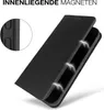 A black flip cover phone case shown from a diagonal angle, with a close-up inset of the side buttons. Produktbild-Vorschau