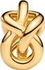 A close-up studio shot of a gold knot charm. Anteprima dell’immagine prodotto