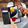 A person is using a phone case with card slots to pay at a terminal. Produktbild-Vorschau