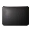A black laptop sleeve is shown flat against a white background. Produktbild-Vorschau