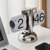 Digitální skládací hodiny v retro minimalistickém stylu, Náhled obrázku produktu 5