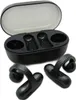 A pair of black wireless earbuds and their charging case are displayed against a white background. Voir les images du produit