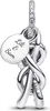 A close-up studio shot of a silver charm. Anteprima dell’immagine prodotto
