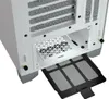 The back view of a white computer case with a removable dust filter pulled out. Voir les images du produit