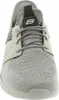 A close-up, front-facing view of a gray Skechers sneaker. Voir les images du produit
