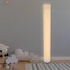 Moderne LED Stehleuchte mit weißem & RGB-LED Licht | Produktbild-Vorschau 2