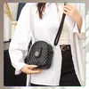 Borsa portacellulare in pelle nera, borsa a tracolla Anteprima dell’immagine prodotto 8