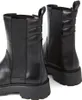 A close-up view of two black leather Chelsea boots with platform soles, shown from the back. Anteprima dell’immagine prodotto