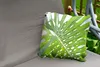 MuchoWow® Outdoor Kissen - Ein grünes botanisches Blatt in Produktbild-Vorschau 2