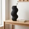 Vaso decorativo ondulato 18,4 cm, rigato in PLA – Nero Anteprima dell’immagine prodotto 2
